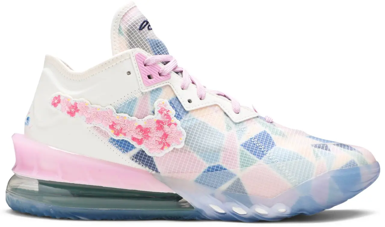 Giày Nike atmos x LeBron 18 Low 'Sakura' CV7562-101