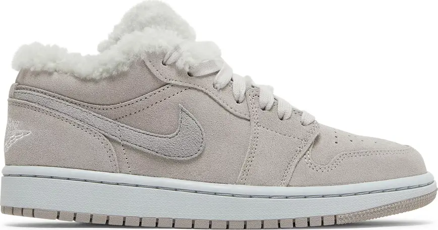 Giày Nike Wmns Air Jordan 1 Low 'Sherpa Fleece' DO0750-002 —