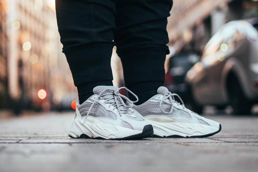 Hinh anh 6: Adidas Yeezy: Su Ket Hop Hoan Hao Giua Thoi Trang va Cong Nghe