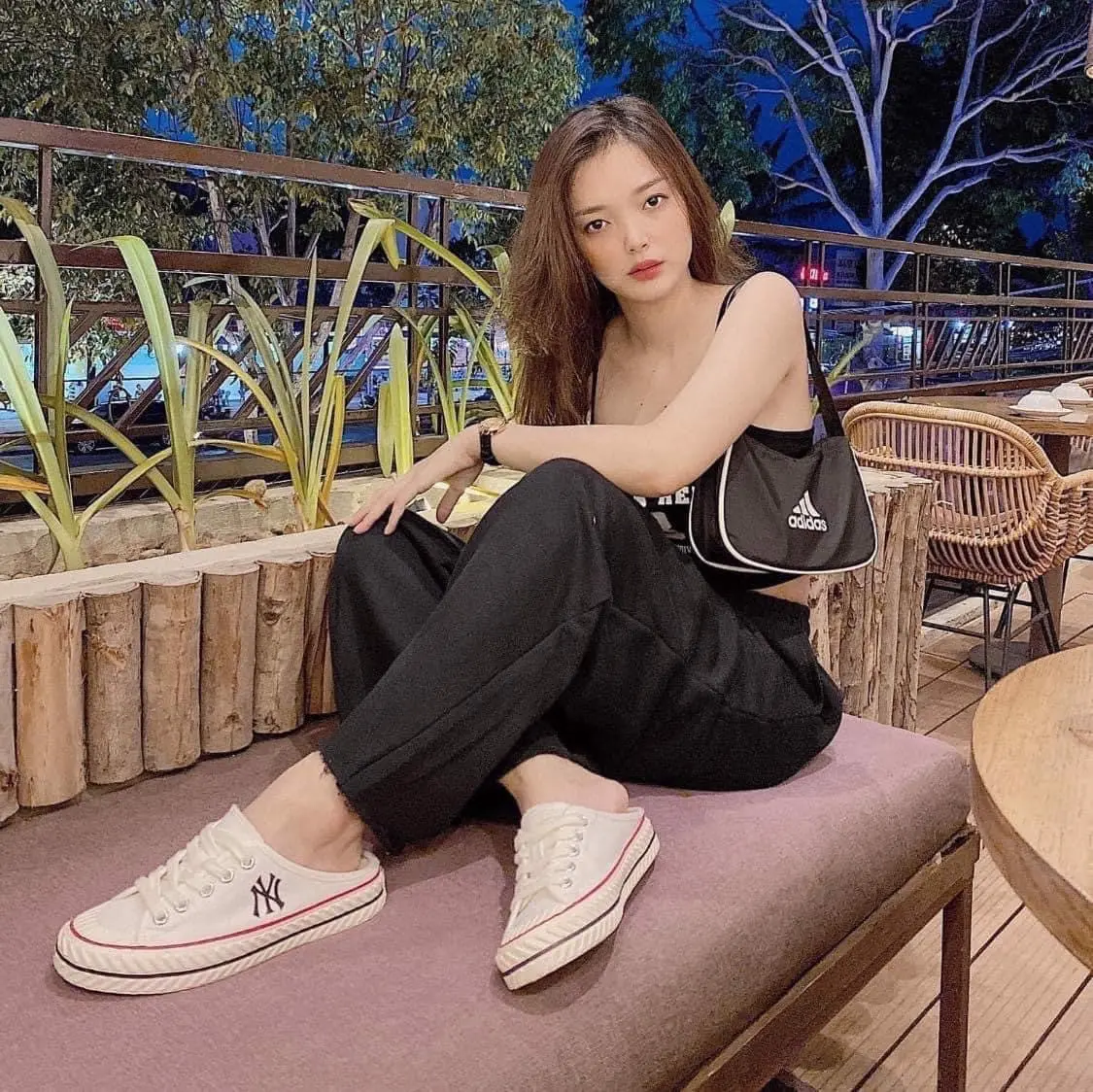 Điểm danh những đôi giày đạp gót “khuấy đảo” cộng đồng thời trang