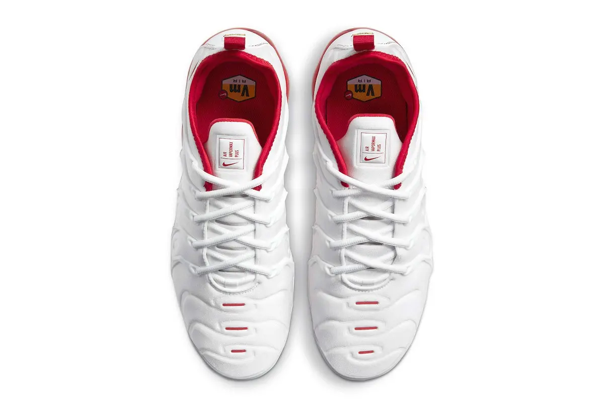 Nike Air VaporMax Plus lấy cảm hứng từ hai tông màu cổ điển cực đẹp