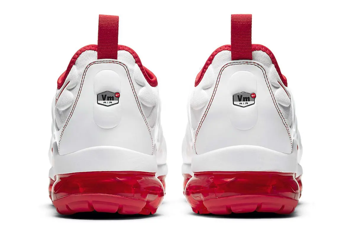 Nike Air VaporMax Plus lấy cảm hứng từ hai tông màu cổ điển cực đẹp
