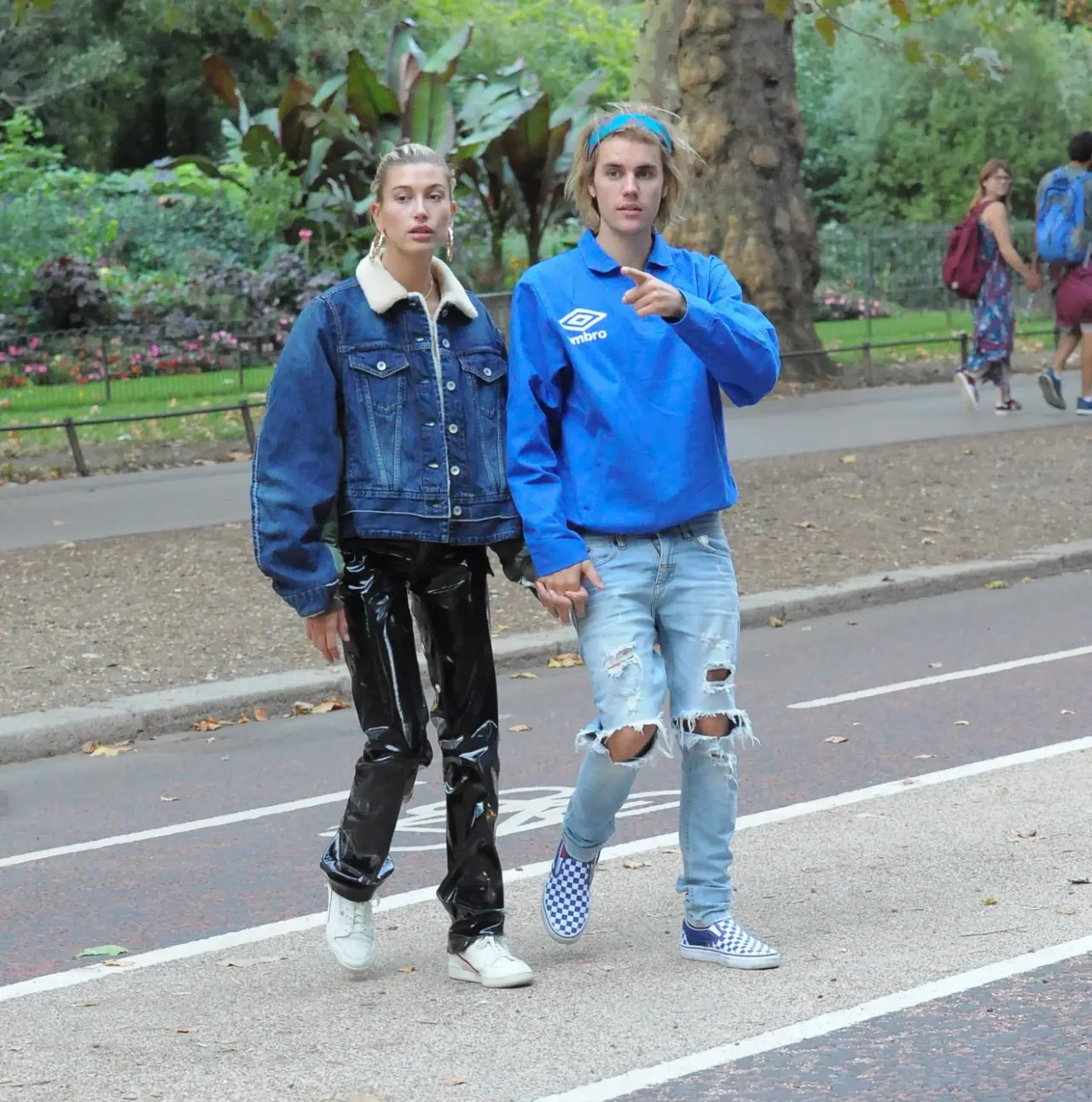 Chiêm ngưỡng Outfit của Justin và Hailey Bieber – cặp đôi hypebeast bậc nhất làng showbiz thế giới