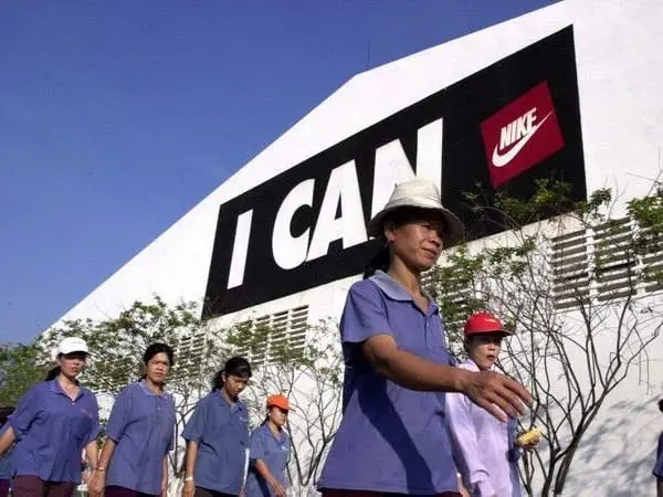 Tại sao Sneaker mua từ Mỹ về vẫn Made in Vietnam?