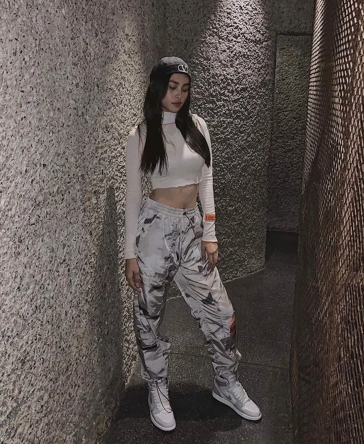 top-5-sao-nu-vbiz-so-huu-nhung-bo-suu-tap-sneakers-co-gia-tri-khung
