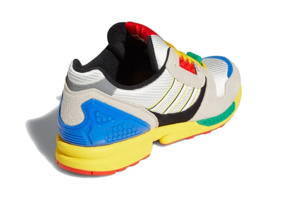 LEGO x adidas ZX 8000 một siêu phẩm cần nhìn đi nhìn lại nhiều lần LEGO x adidas ZX 8000 một siêu phẩm cần nhìn đi nhìn lại nhiều lần