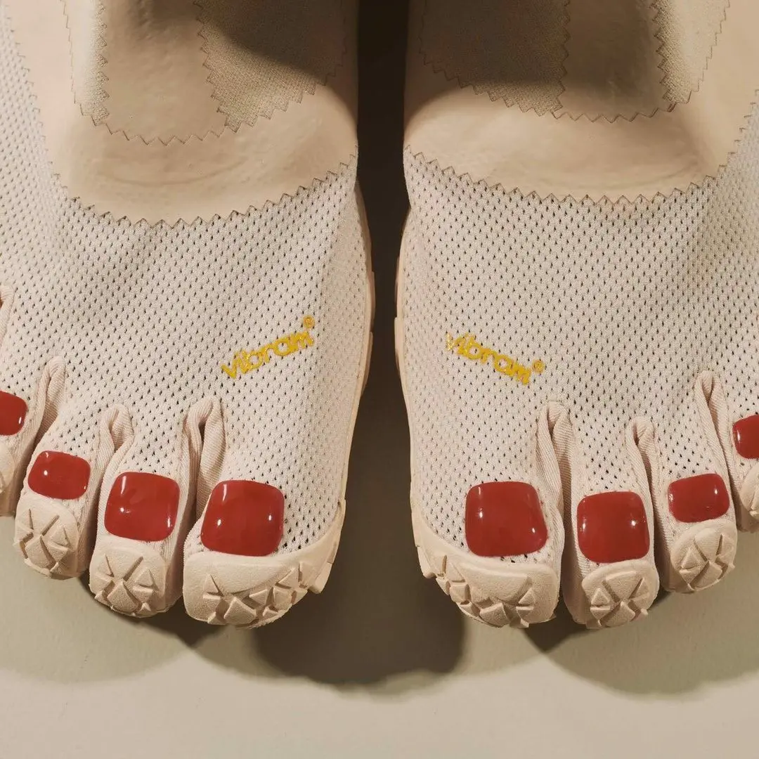 doi-giay-dang-so-cua-nam-duoc-trao-cho-mau-giay-fivefingers-tu-nha-sang-lap-midorikawa