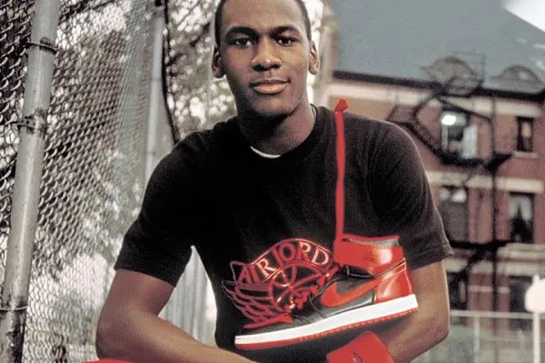 Adidas mất hàng tỷ đô chỉ vì Michael Jordan không đủ cao ?