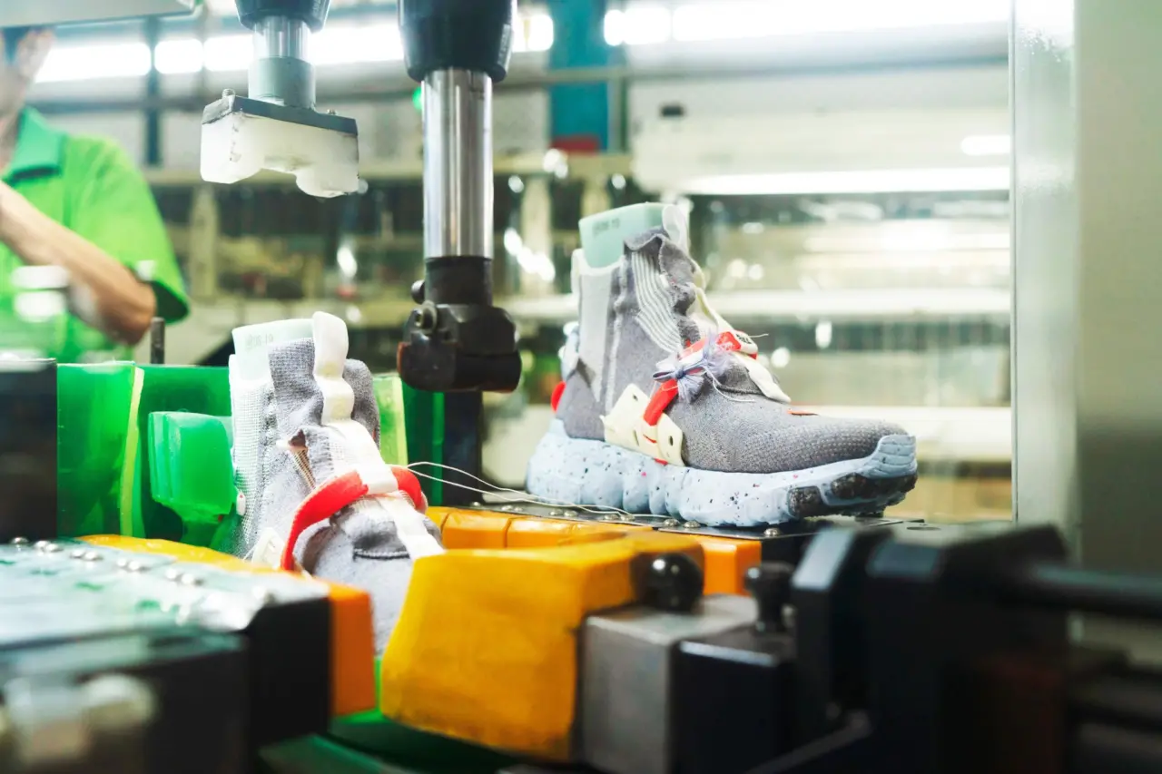 Hinh anh 4: Nike va cac thuong hieu lon tieu huy hang ton nhu the nao?