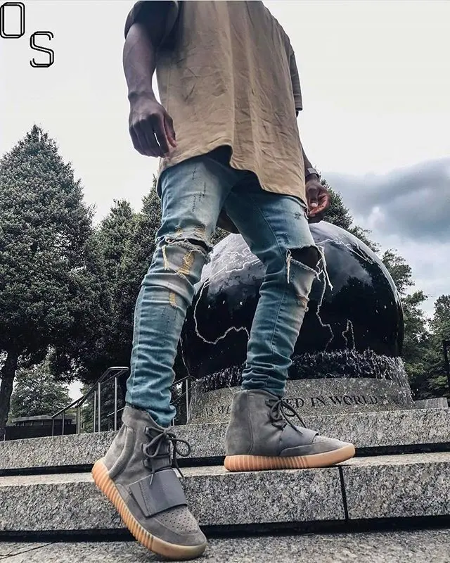 Tất tần tật về Adidas Yeezy Boost 750