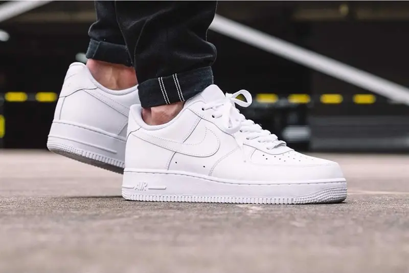 Dân công sở yêu sneaker chọn gì vào mùa hè này? (Phần 2)