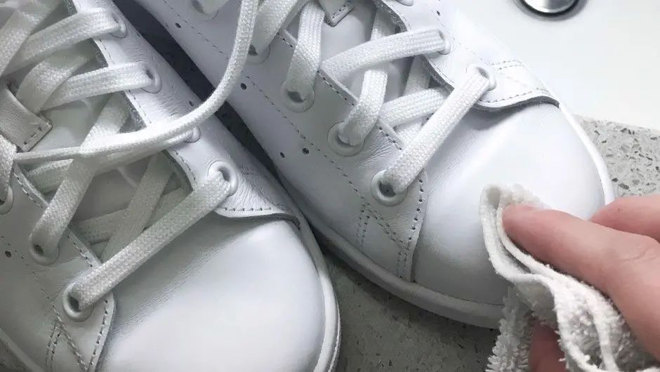 Mưa đã có ổ, nắng đã có mũ, các bạn đau đầu vì Stan Smith bẩn đã có chúng tôi lo!!!