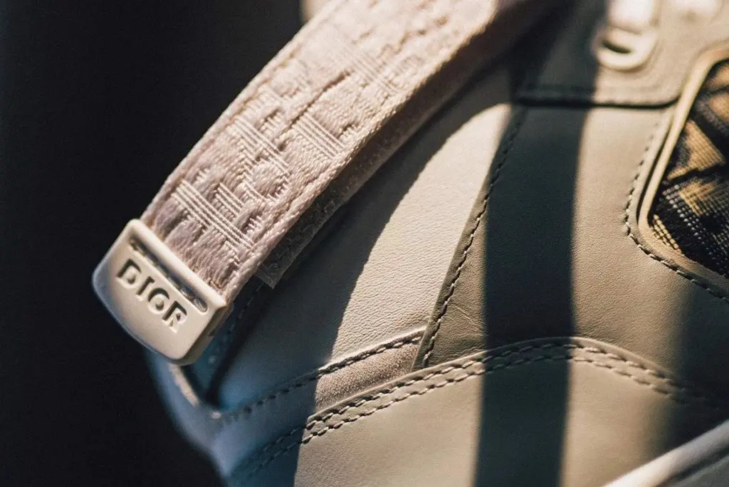 b27 dior