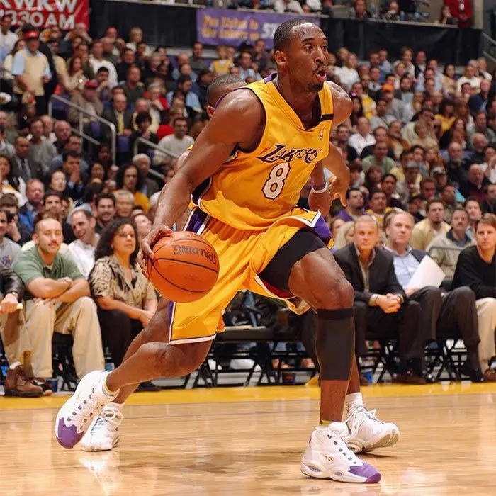 Top những đôi giày đã cùng Kobe Bryant để lại khoảnh khắc tuyệt vời trên sân đấu ( P1)