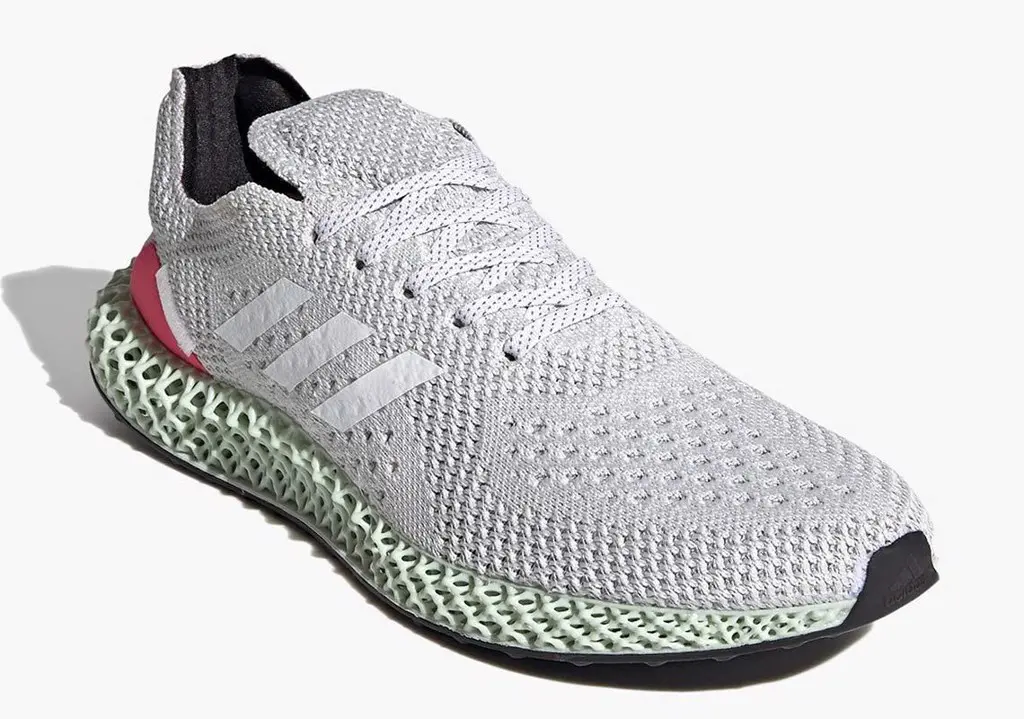 Runner 4D “Super Pink” sự trở lại của một siêu phẩm đến từ nhà "cỏ ba lá"?! Runner 4D “Super Pink” sự trở lại của một siêu phẩm đến từ nhà "cỏ ba lá"?!