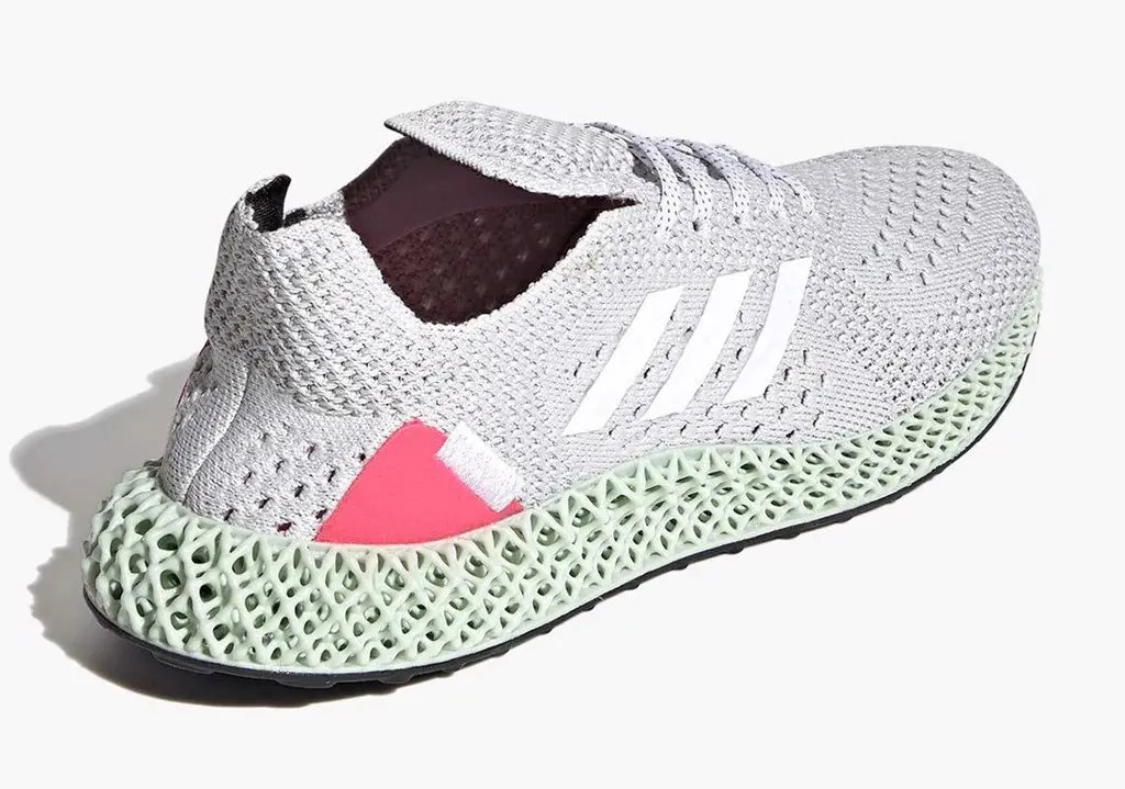 Runner 4D “Super Pink” sự trở lại của một siêu phẩm đến từ nhà "cỏ ba lá"?! Runner 4D “Super Pink” sự trở lại của một siêu phẩm đến từ nhà "cỏ ba lá"?!