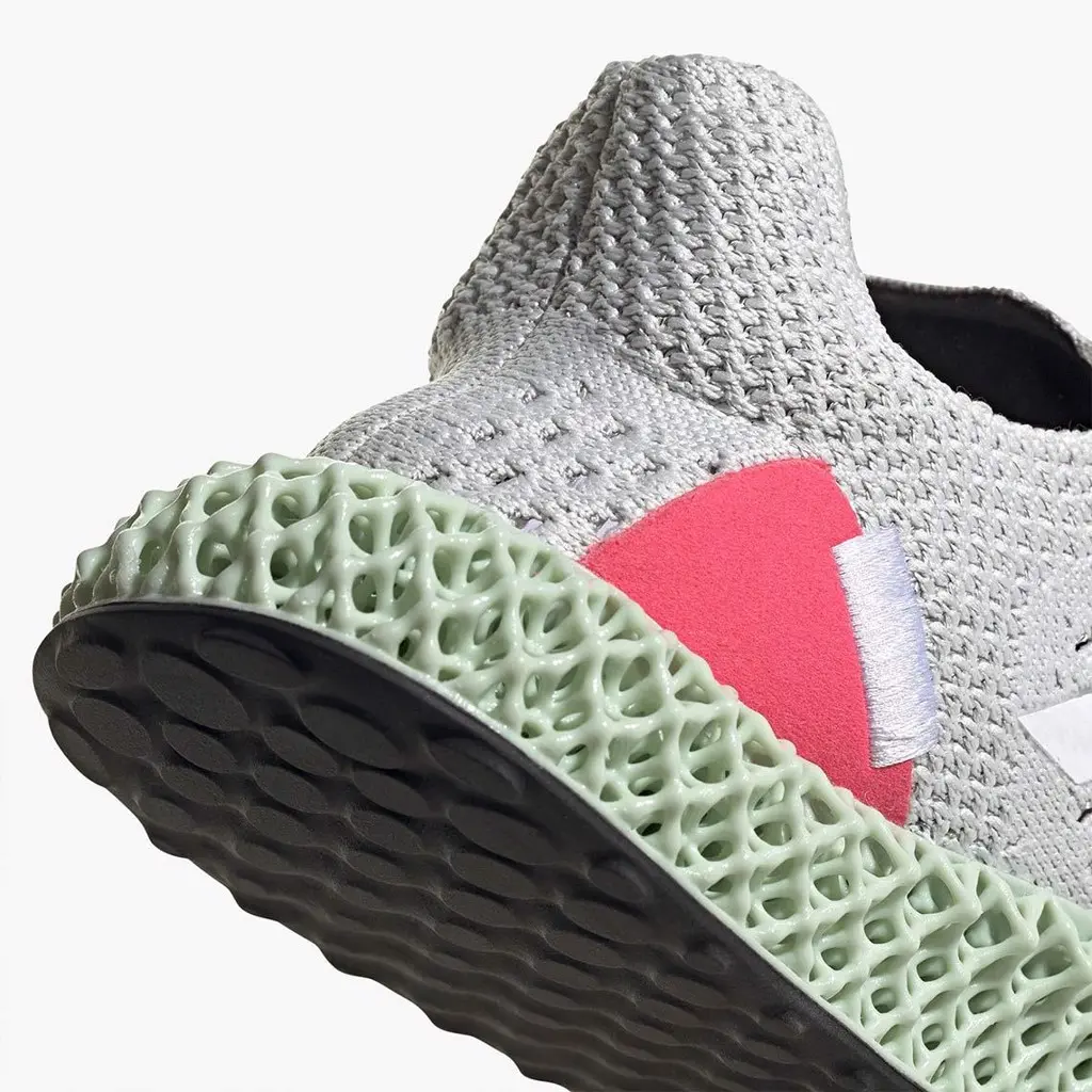 Runner 4D “Super Pink” sự trở lại của một siêu phẩm đến từ nhà "cỏ ba lá"?! Runner 4D “Super Pink” sự trở lại của một siêu phẩm đến từ nhà "cỏ ba lá"?!
