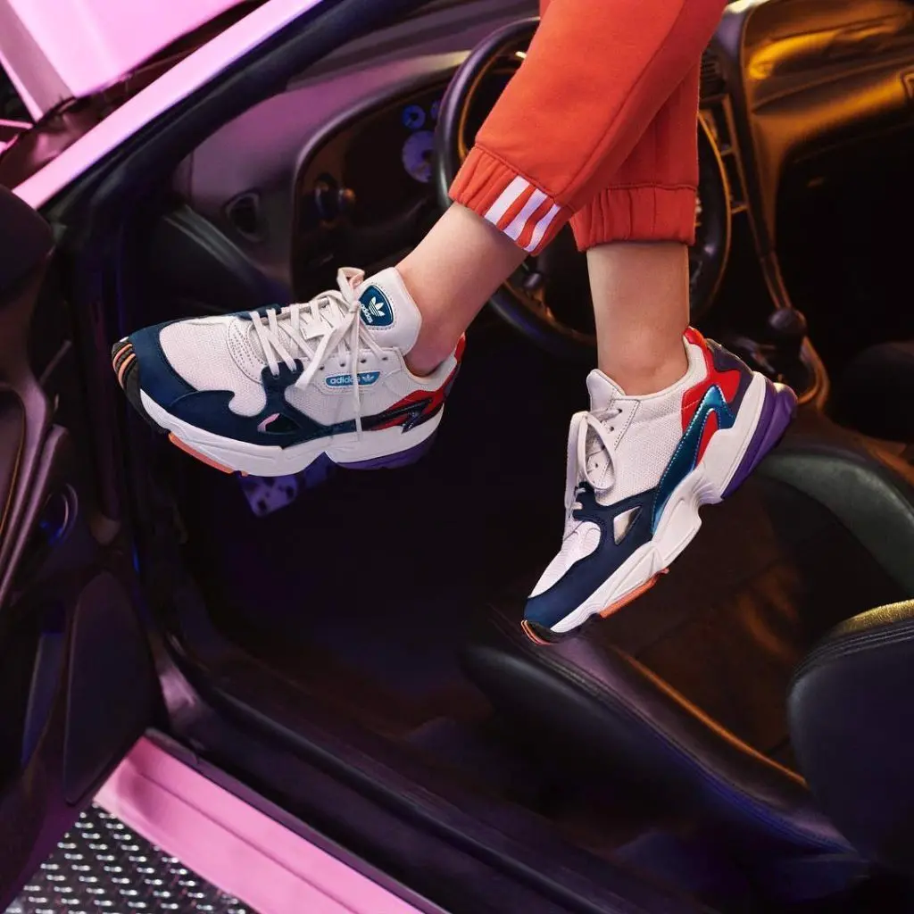 Hinh anh 5: Giai dap nhung thac mac thuong gap ve doi giay adidas Falcon