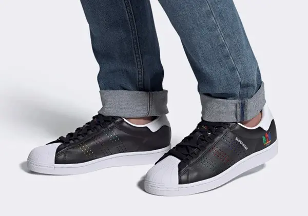 Adidas Superstar xuất hiện với vẻ ngoài Multi-Colored Stripes