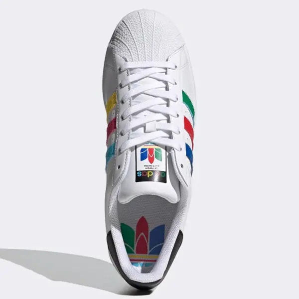 Adidas Superstar xuất hiện với vẻ ngoài Multi-Colored Stripes
