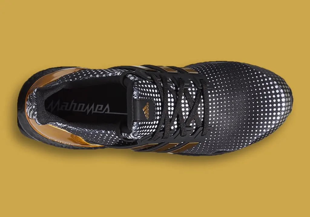 Pat Mahomes và Adidas tiếp tục cho ra mắt thêm một phiên bản Ultraboost trước thềm trận đấu vô địch AFC