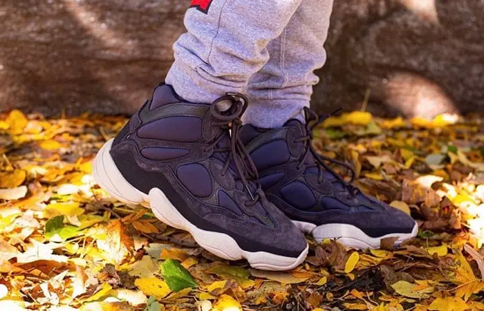 Adidas Yeezy 500 - chunky sneakers với thiết kế xịn xò đẹp đến từng chi tiết