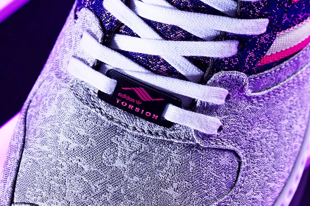 Những hình ảnh đầu tiên của adidas ZX 5000 "Vieux Lyon"