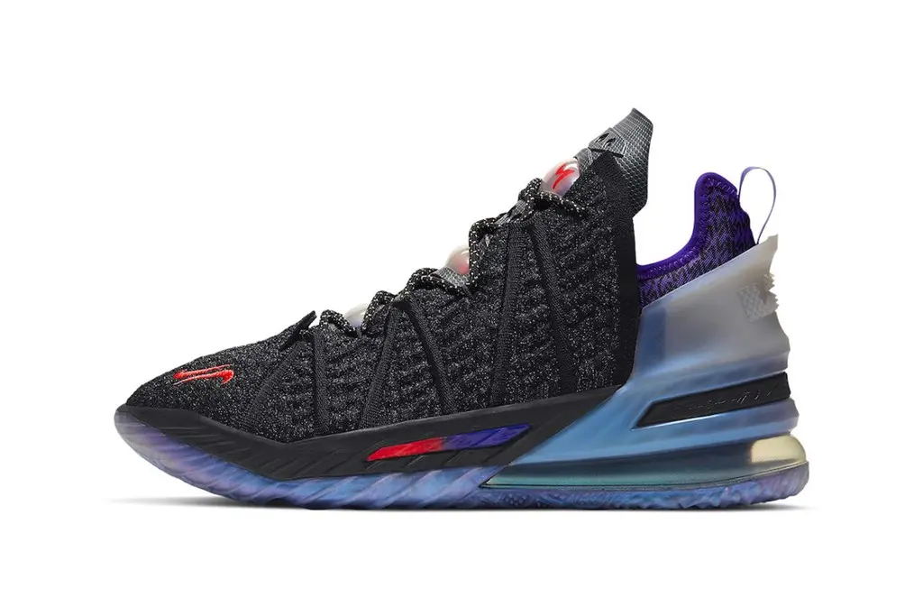 Nike LeBron 18 mang đến đường màu lấy cảm hứng từ siêu sao trẻ Kylian Mbappé