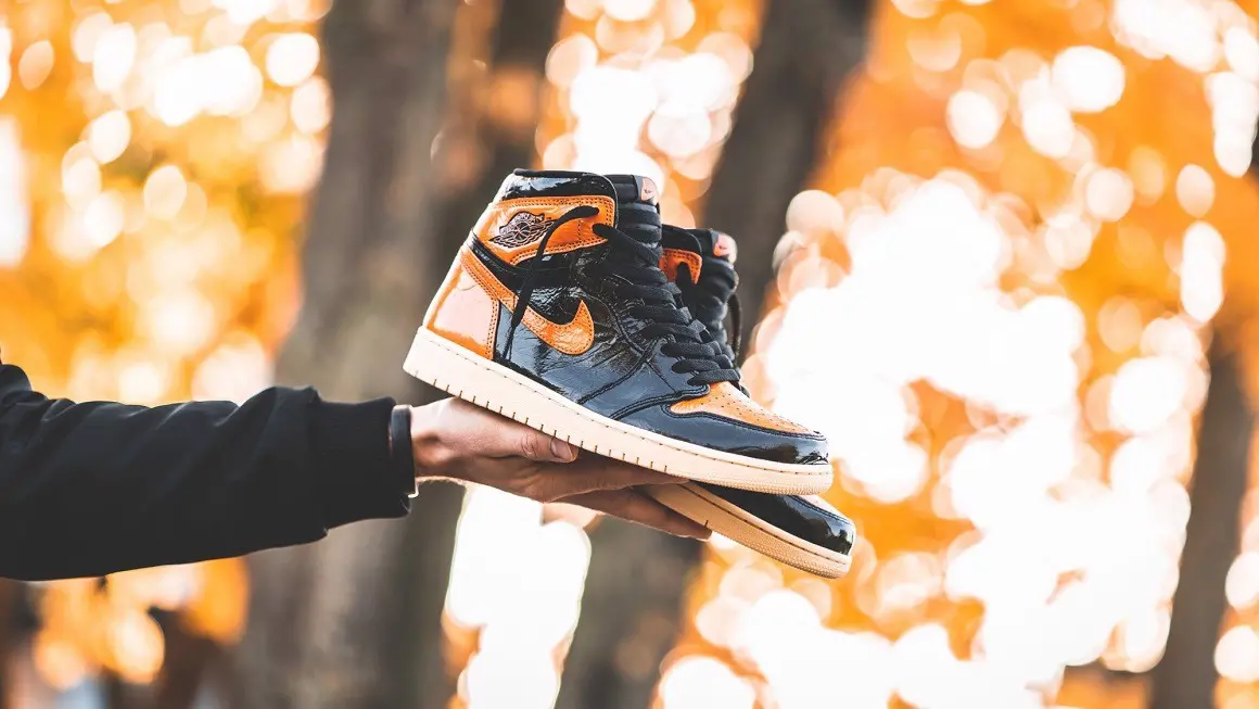 Review chi tiết về Air Jordan 1 High và cú Dunk lịch sử