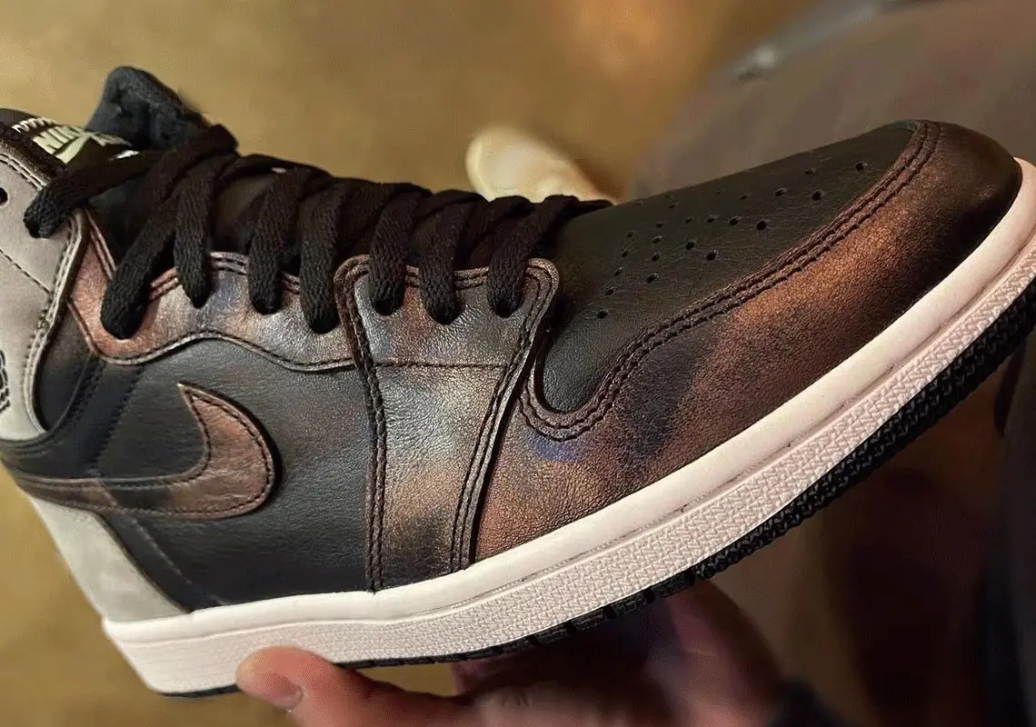Rò rỉ những hình ảnh đầu tiên về đôi Air Jordan 1 Retro High OG "Rust Shadow"