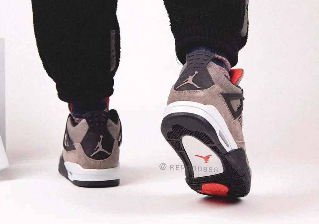 Cập nhật những hình ảnh về đôi Air Jordan 4 "Taupe Haze" tông đất cực đẹp