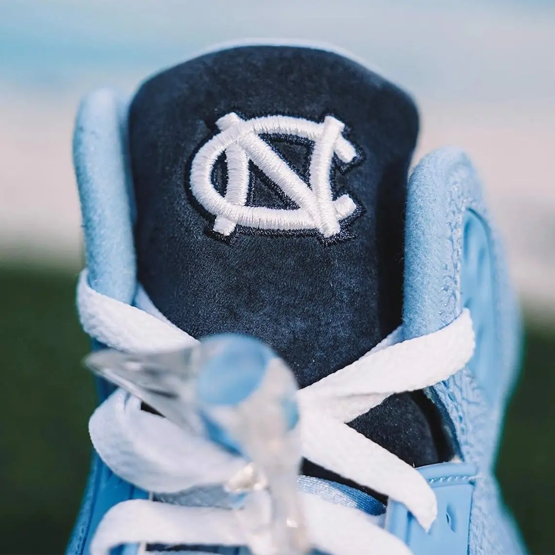 nike-air-jordan-5-khong-he-thua-kem-nhung-nguoi-anh-em-cua-minh-voi-phoi-mau-unc