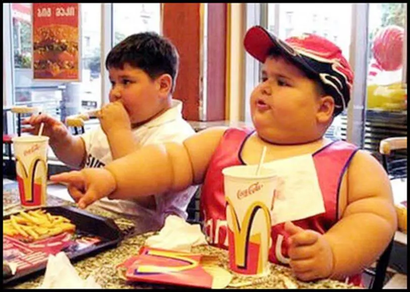 travis-scott-x-mcdonald-su-lien-tuong-boi-thuc-khong-the-nao-chuan-hon