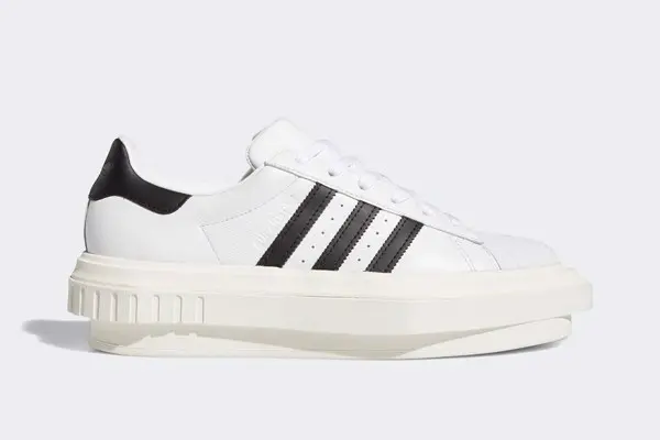 Hinh anh 1: Beyonce x adidas: Ra mat mau giay mui nhon an tuong
