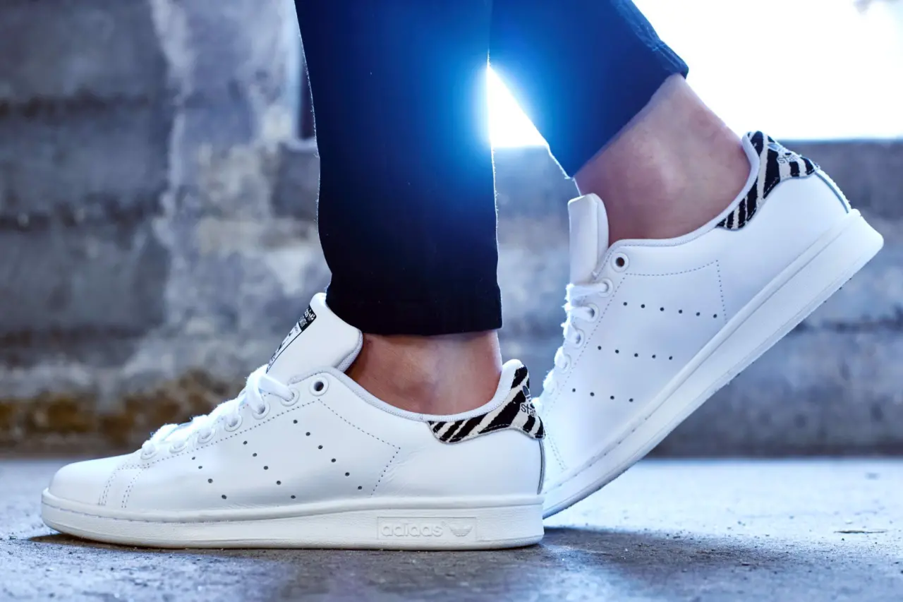 https://authentic-shoes.com/blogs/news/cau-chuyen-ve-su-thanh-cong-cua-doi-giay-quoc-dan-adidas-stan-smith