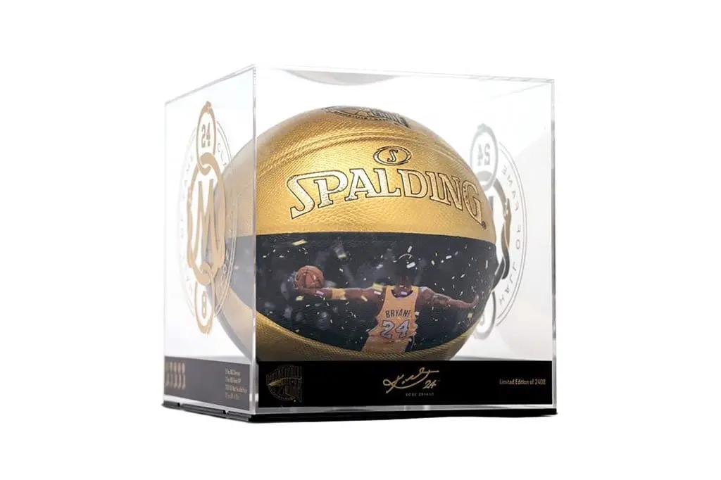 Spalding Vinh danh sự nghiệp lẫy lừng của Kobe Bryant với quả bóng rổ 'Hall of Fame' mới nhất