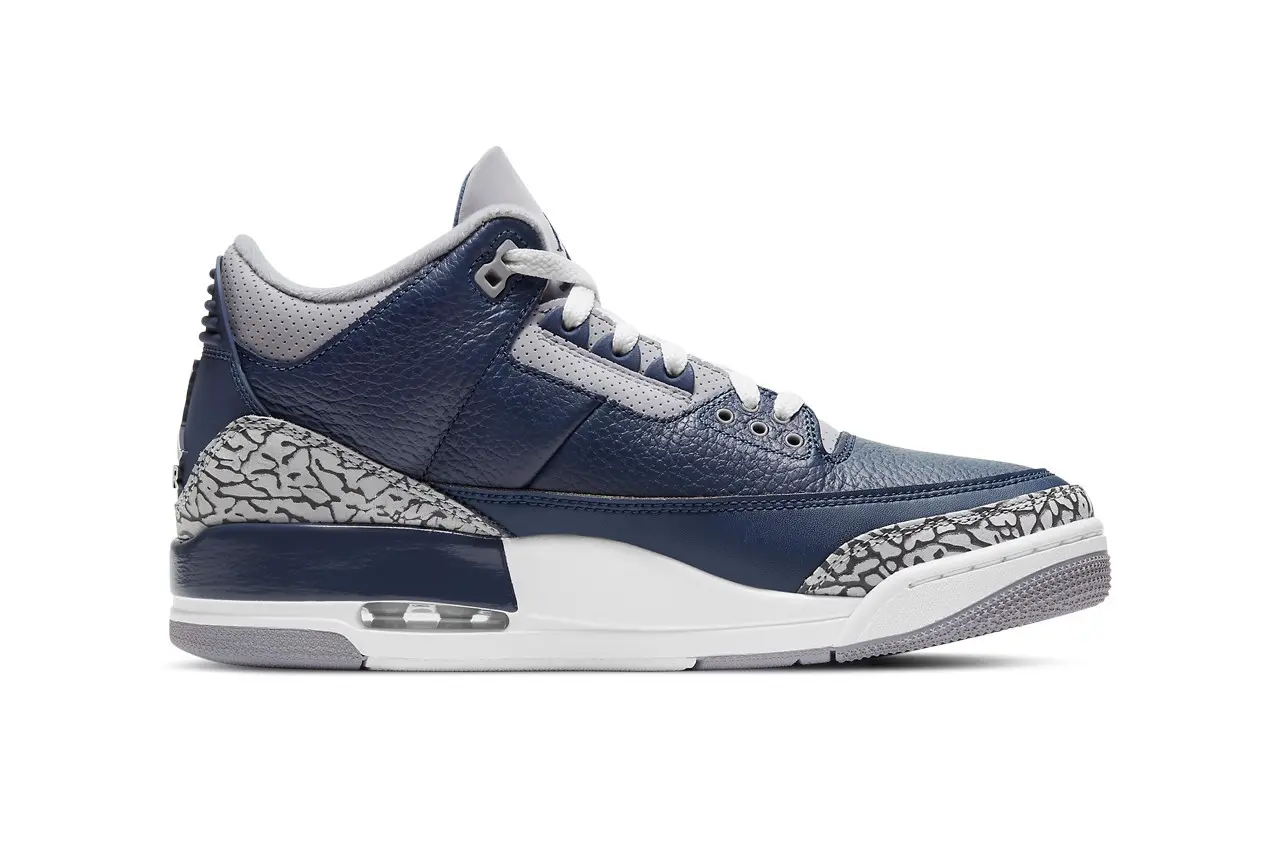 Cái nhìn cận cảnh về đôi Air Jordan 3 "Midnight Navy" sắp ra mắt Cái nhìn cận cảnh về đôi Air Jordan 3 "Midnight Navy" sắp ra mắt