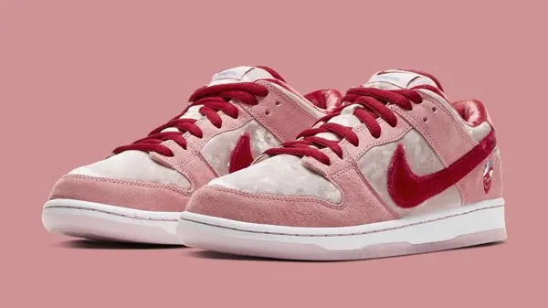 Điểm qua những mẫu sneaker sở hữu họa tiết độc lạ nhất 2021