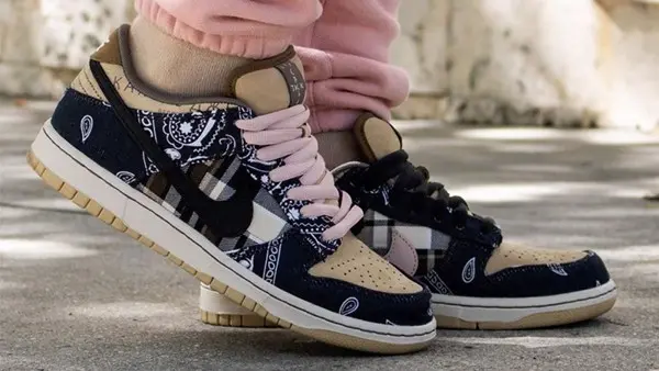 Điểm qua những mẫu sneaker sở hữu họa tiết độc lạ nhất 2021