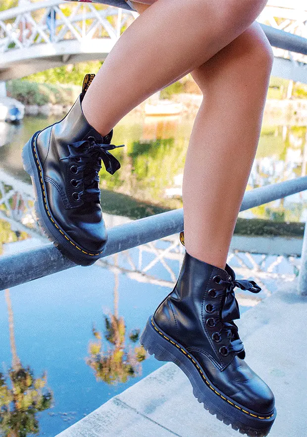 5 bước vệ sinh Dr.Martens tại nhà