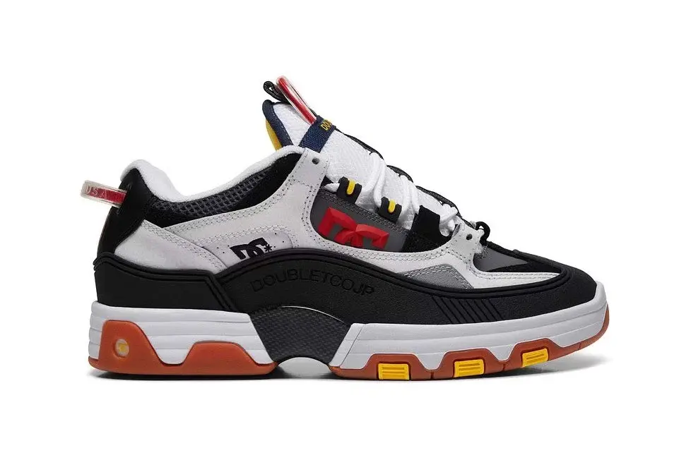 doublet-va-dc-shoes-gioi-thieu-mot-doi-hybird-moi-toanh
