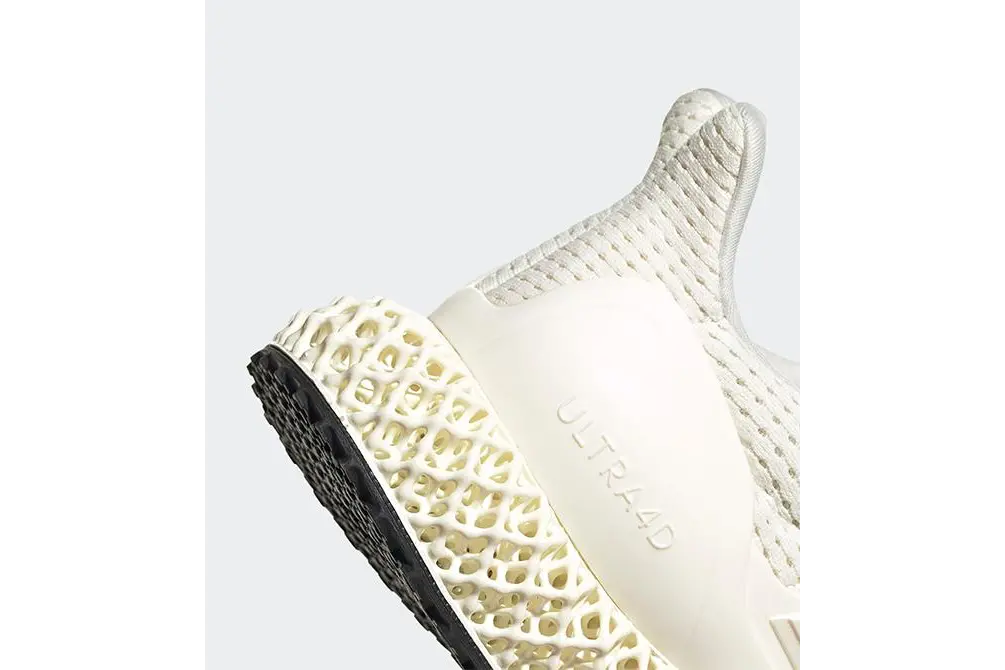adidas Ultra4D "Footwear White/Core White" hứa hẹn sự bùng nổ trong thời gian tới