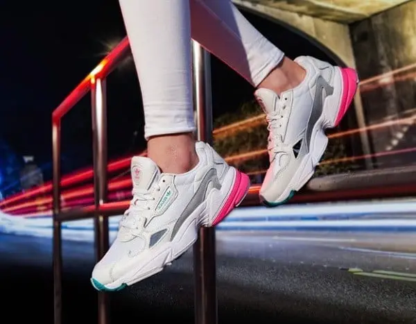 Hinh anh 2: Giai dap nhung thac mac thuong gap ve doi giay adidas Falcon
