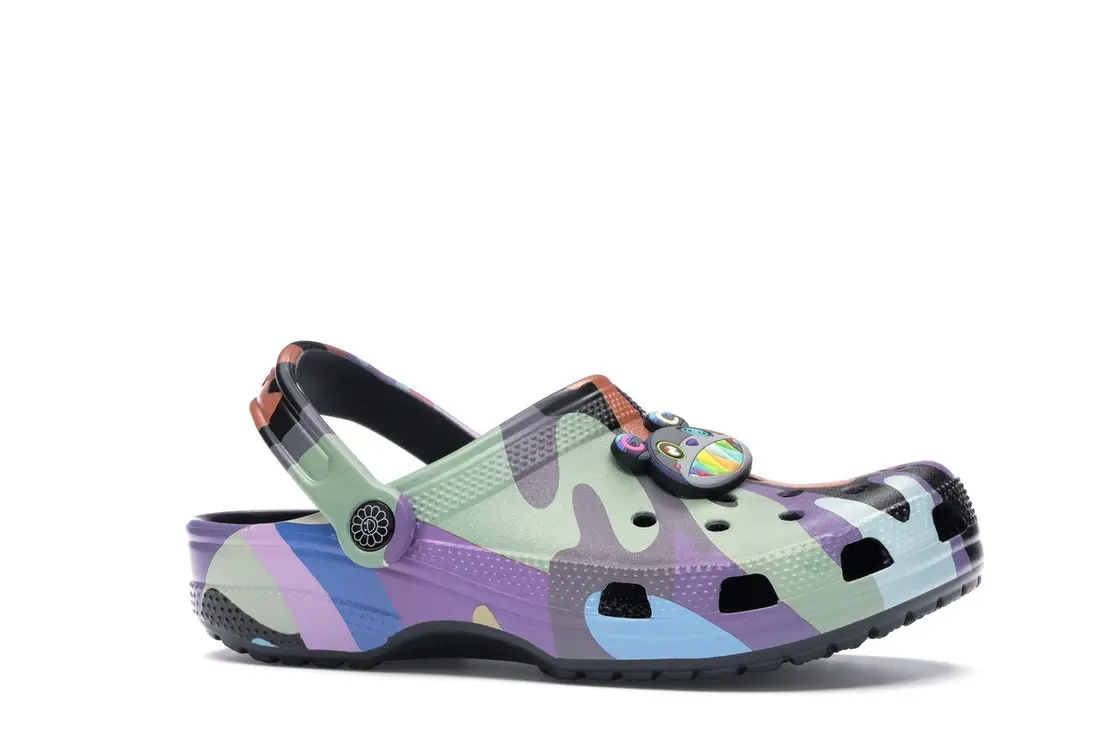 Mùa mưa đến rồi mà giá của một đôi Crocs những $999
