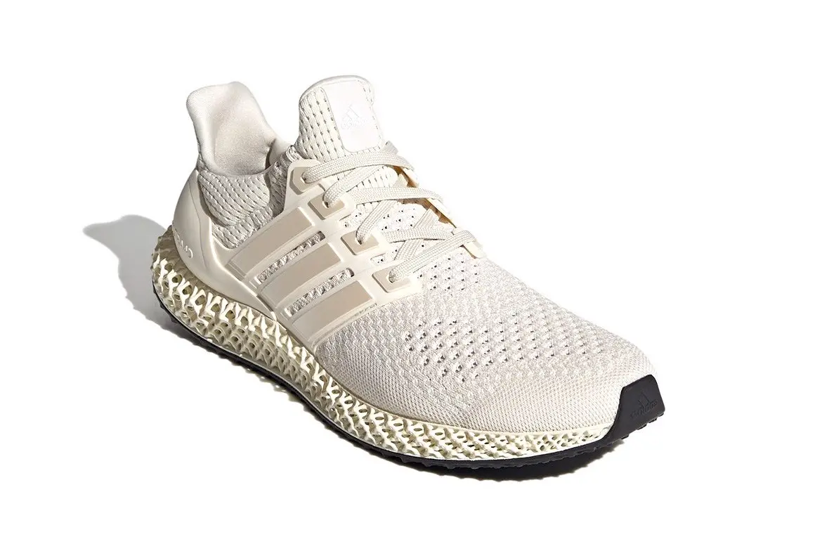 adidas Ultra4D "Footwear White/Core White" hứa hẹn sự bùng nổ trong thời gian tới
