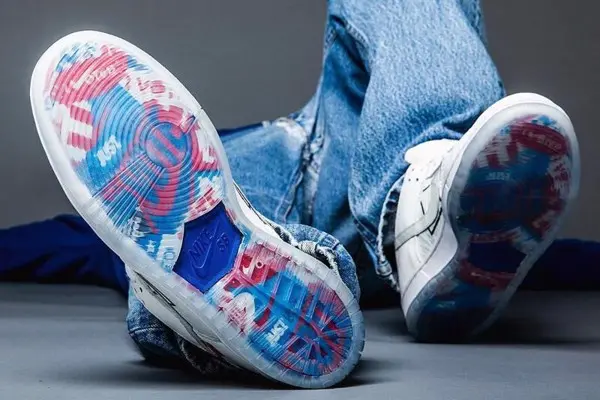 Hinh anh 2: Jeff Staple x Nike SB Dunk Low “Just Vote” - Doi giay cua ngay bau cu
