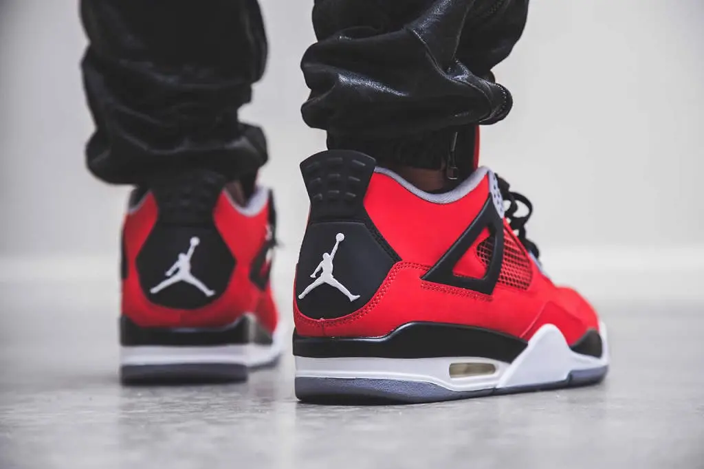 Air Jordan 4, cái tên khiến mọi sneakerhead điên đảo