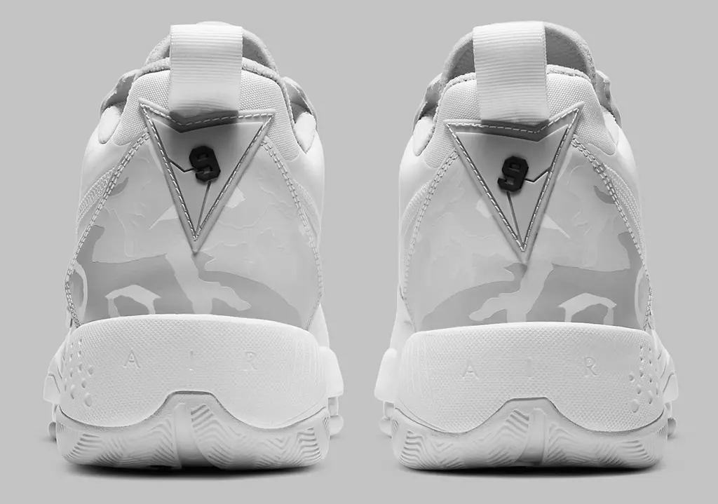 Jordan Zoom '92 hạ cánh vào mùa đông năm này trong màu áo Snowy Camo