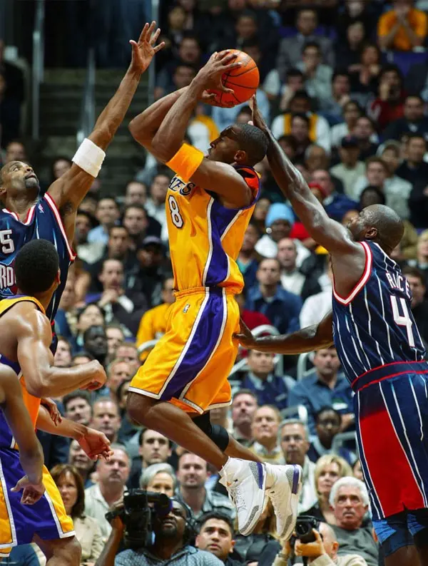 Top những đôi giày đã cùng Kobe Bryant để lại khoảnh khắc tuyệt vời trên sân đấu ( P1)