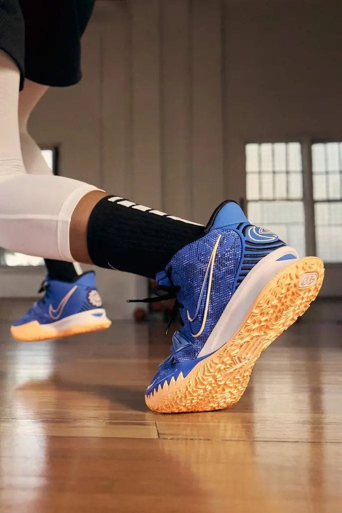 Đánh giá chi tiết mẫu giày bóng rổ "quốc dân" Kyrie 7 của Kyrie Irving!